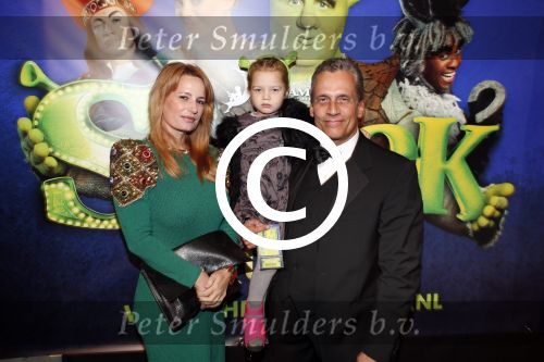 Amsterdam 4 november 2012
Premiere Shrek in het theater van de RAI. Robert Claudia Schoemacher met dochter Olivia in het gips
Peter Smulders bv