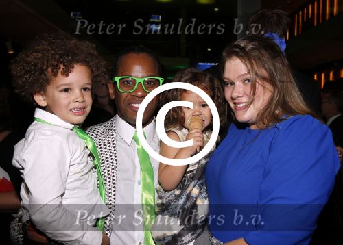 Amsterdam 4 november 2012
Premiere Shrek in het theater van de RAI. Rogier Komproe met vrouw en kinderen
Peter Smulders bv
