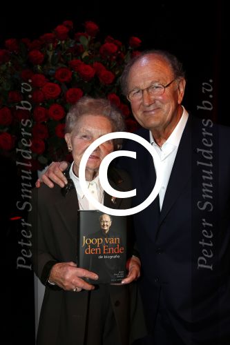 Amsterdam 24 oktober 2012
Presentatie boek/biografie Joop v d Ende in het nieuwe de la mar theater. Joop met uzs
Peter Smulders bv