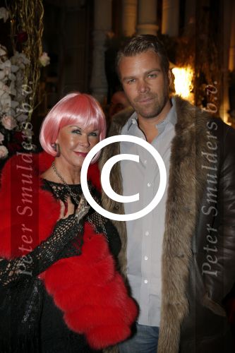Amsterdam 12 november 2012
Beau monde awards in het amstel hotel. Sheila de Vries met zoon 
Peter Smulders bv