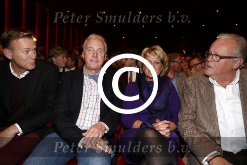 Amsterdam 24 oktober 2012
Presentatie boek/biografie Joop v d Ende in het nieuwe de la mar theater. Simone Kleinsma Guus verstraeten en Andre v Duin
Peter Smulders bv