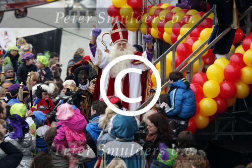 Schevenigen 17 november 2012
Prinses Maxima met Amalia Ariane en Alexia bij binnenkomst Sinterklaas in scheveningen.
Peter Smulders bv