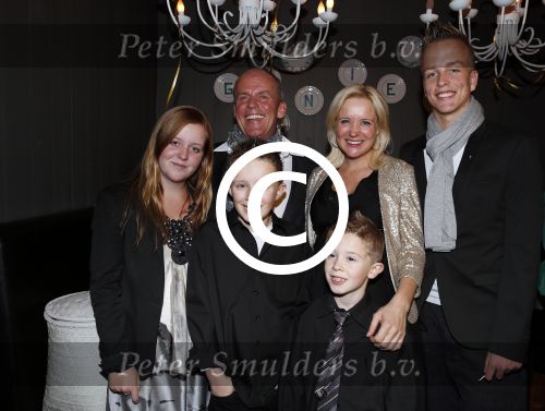 Hoorn 3 oktober 2012
Feest  verjaardagen Sonja Bakker (38) en Jan Reus (50) waar Jan Sonja ten Huwelijk vraagt en zij Ja zegt. Ook al hun kinderen waren aanwezig. Sonja is 7 maanden zwanger van hun eerste kind samen.
Peter Smulders bv