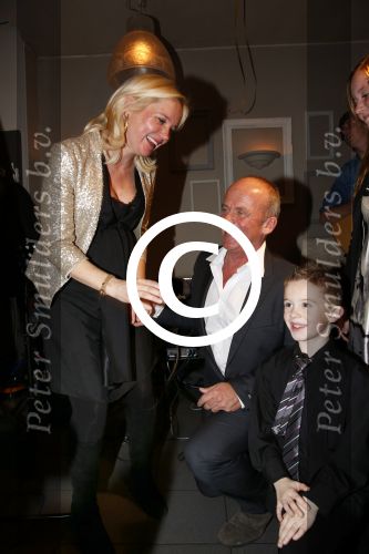 Hoorn 3 oktober 2012
Feest  verjaardagen Sonja Bakker (38) en Jan Reus (50) waar Jan Sonja ten Huwelijk vraagt en zij Ja zegt. Ook al hun kinderen waren aanwezig. Sonja is 7 maanden zwanger van hun eerste kind samen.
Peter Smulders bv