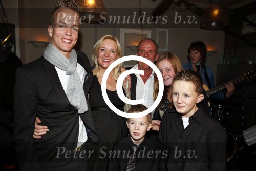 Hoorn 3 oktober 2012
Feest  verjaardagen Sonja Bakker (38) en Jan Reus (50) waar Jan Sonja ten Huwelijk vraagt en zij Ja zegt. Ook al hun kinderen waren aanwezig. Sonja is 7 maanden zwanger van hun eerste kind samen.
Peter Smulders bv
