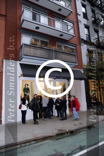 New York 18 oktober 2012
Olcay Gulsen opent haar eerste supertrash winkel in New York in de wijk Soho.
Peter Smulders bv