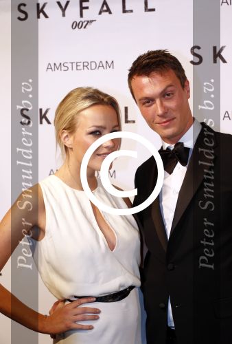Amsterdam 28 oktober 2012
Premiere James Bond film skyfall in Tuschinski. tess Milne met broer
Peter Smulders bv