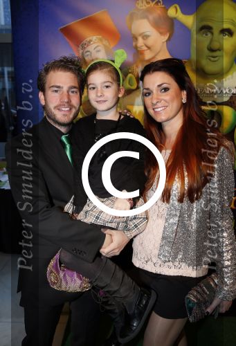 Amsterdam 4 november 2012
Premiere Shrek in het theater van de RAI. Tim Akkerman met zijn vrouw en dochter
Peter Smulders bv