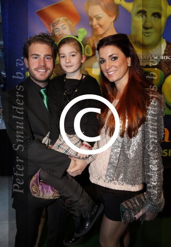 Amsterdam 4 november 2012
Premiere Shrek in het theater van de RAI. Tim Akkerman met zijn vrouw en dochter
Peter Smulders bv
