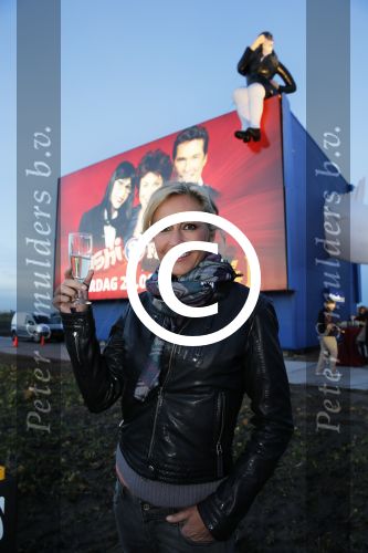 Hoofddorp 31 oktober 2012
Presentatei Abri reclame billboard van Ushi door Wendy v Dijk.
Peter Smulders bv