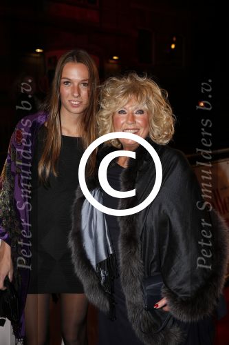 Amsterdam 19 november 2012
Premiere alles is familie in het nieuwe de la mar theater.
Willeke alberti
Peter Smulders bv