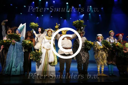 Amsterdam 4 november 2012
Premiere Shrek in het theater van de RAI. Cast met oa William Spaaij Kim Lian v d Meij Rogier Komproe en Paul Groot
Peter Smulders bv