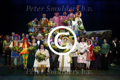 Amsterdam 4 november 2012
Premiere Shrek in het theater van de RAI. Cast met oa William Spaaij Kim Lian v d Meij Rogier Komproe en Paul Groot
Peter Smulders bv