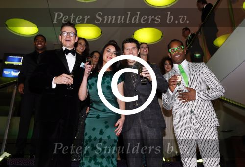 Amsterdam 4 november 2012
Premiere Shrek in het theater van de RAI. Cast met oa William Spaaij Kim Lian v d Meij Rogier Komproe en Paul Groot
Peter Smulders bv