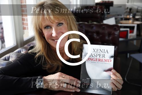 Amsterdam 5 november 2012
Xenia Kasper met haar nieuwe boek ongeremd.
Peter Smulders bv