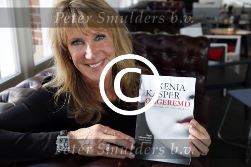 Amsterdam 5 november 2012
Xenia Kasper met haar nieuwe boek ongeremd.
Peter Smulders bv