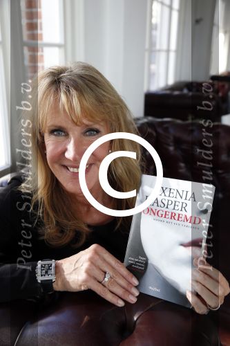 Amsterdam 5 november 2012
Xenia Kasper met haar nieuwe boek ongeremd.
Peter Smulders bv