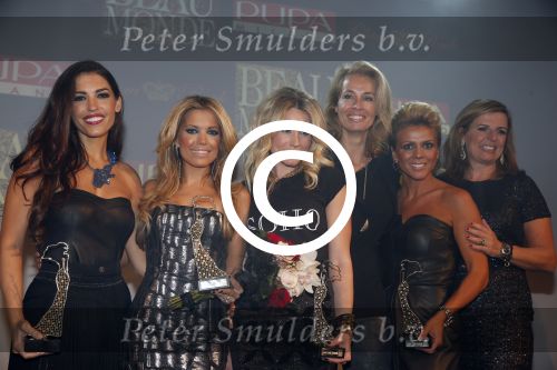 Amsterdam 12 november 2012
Uitreiking beau monde awards. Sylvie v d Vaart Yolanthe Sneijder Cabau Nikkie Plessen Frederique v d Wal en Leontien Zijlaard v Moorsel zijn de prijswinnaars.
Peter Smulders bv