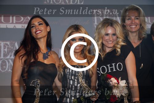 Amsterdam 12 november 2012
Uitreiking beau monde awards. Sylvie v d Vaart Yolanthe Sneijder Cabau Nikkie Plessen Frederique v d Wal en Leontien Zijlaard v Moorsel zijn de prijswinnaars.
Peter Smulders bv