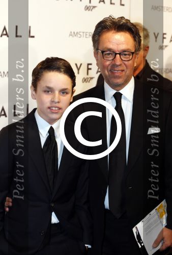 Amsterdam 28 oktober 2012
Premiere James Bond film skyfall in Tuschinski. Yves Gijraths met zoon
Peter Smulders bv