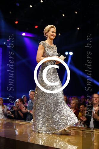 Hilversum 21 oktober 2013
Anouk Smulders presenteert de finale van Hollands next top model HNTM in studio 21 . de finalisten zijn Bo Anke Nikki en Delorian. Nikki wordt uiteindelijk HNTM.