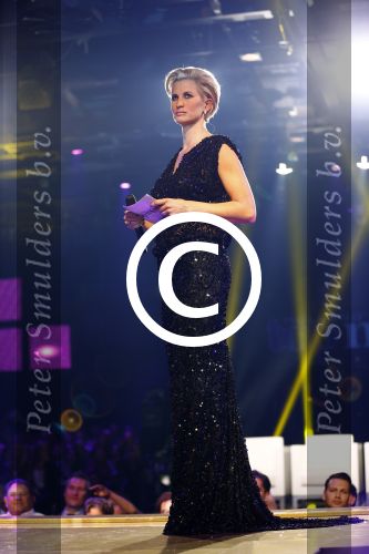 Hilversum 21 oktober 2013
Anouk Smulders presenteert de finale van Hollands next top model HNTM in studio 21 . de finalisten zijn Bo Anke Nikki en Delorian. Nikki wordt uiteindelijk HNTM.