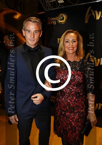 Amsterdam 18 oktober 2013
Art Rooijakkers wint met wie is de mol de televizierring. Art met Angela Groothuizen