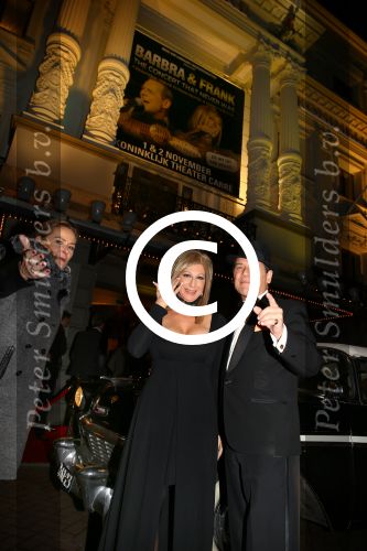 Amsterdam, 1 November 2013
Premiere Barbra & Frank, The concert that never was.
Met Sharon Owens (Barbra Streisand) en Sebastian Anzaldo (Frank Sinatra)
Barbra Streisand Frank Sinatra voor Carre

Foto Peter Smulders BV