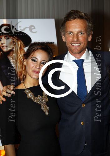 Amsterdam 22 oktober 2013
Presentatie bachelor List van Jackie in het Art Hotel. Marvy Rieder en hoofdredaktrice Suzanne Arbeid reiken de prijs uit aan winnaar Barry Atsma