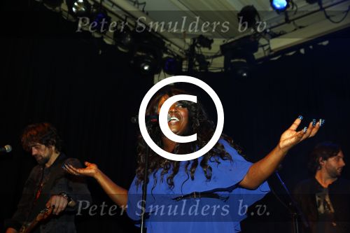 Amsterdam 4 november 2013
Presentatie cd en optreden van Berget Lewis met haar band en broer Alvin in Paradiso.