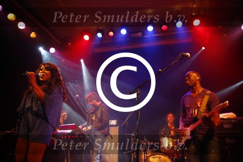 Amsterdam 4 november 2013
Presentatie cd en optreden van Berget Lewis met haar band en broer Alvin in Paradiso.