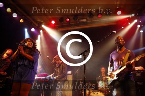 Amsterdam 4 november 2013
Presentatie cd en optreden van Berget Lewis met haar band en broer Alvin in Paradiso.