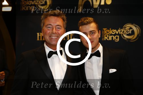 Amsterdam 18 oktober 2013
Uitreiking televizierring in carre .
Bert v Leeuwen met zijn zoon