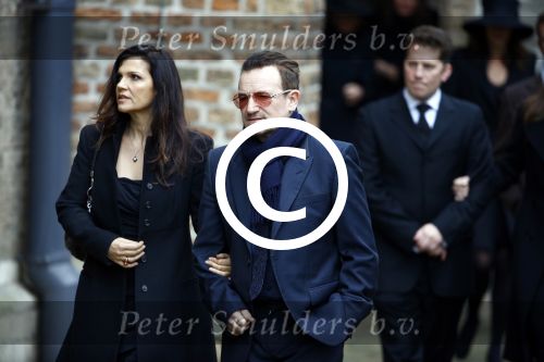 Delft 2 november 2013
Herdenkingsdienst voor prins Friso in de grote kerk in Delft. 
Bono U2 met zijn vrouw