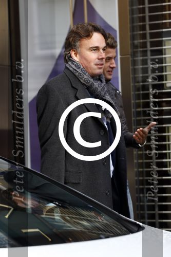 Amsterdam 10 november 2013
Camiel Eurlings doet boodschappen op de pc hooftstraat