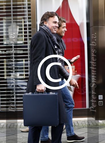 Amsterdam 10 november 2013
Camiel Eurlings doet boodschappen op de pc hooftstraat