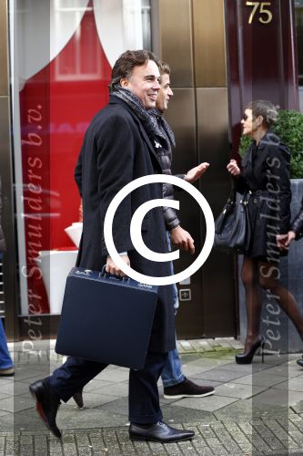 Amsterdam 10 november 2013
Camiel Eurlings doet boodschappen op de pc hooftstraat