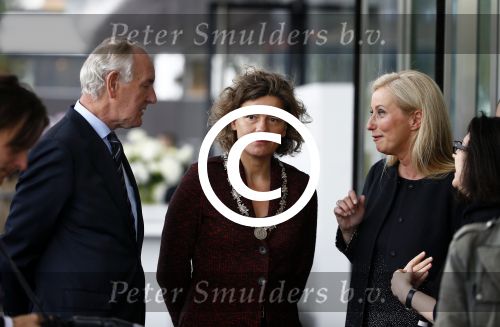 Amsterdam 18 oktober 2013
Koningin Maxima opent de expositie van Malevich in het stedelijk museum.
Johan Remkes en loco Burgemeester Carolien Gehrels