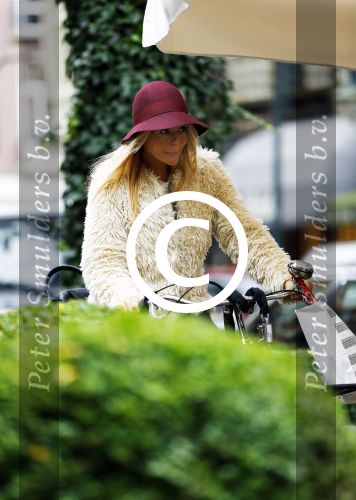 Amsterdam 25 oktober 2013
Chantal janzen op de fiets in amsyterdam.