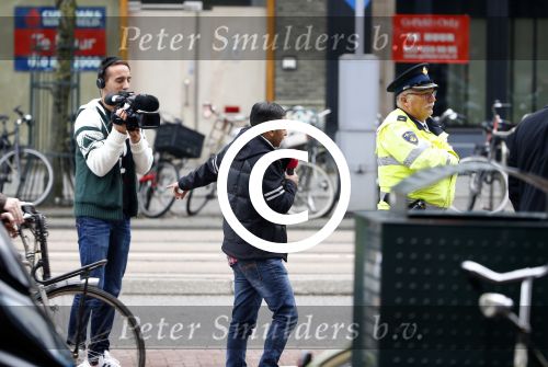 Amsterdam 18 oktober 2013
Powned verslaggever Danny Ghosen gaat ik conclaaf met politie ivm 25km voertuig maken van een mercedes.