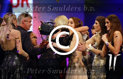 Hilversum 21 oktober 2013
Anouk Smulders presenteert de finale van Hollands next top model HNTM in studio 21 . de finalisten zijn Bo Anke Nikki en Delorian. Nikki wordt uiteindelijk HNTM.