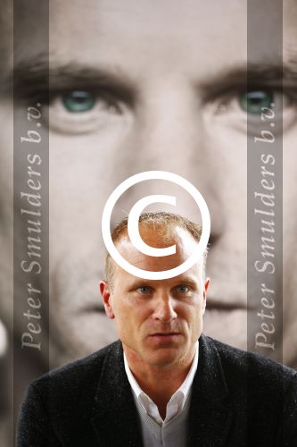 Amsterdam 18 oktober 2013
Presentatie boek Dennis Bergkamp. Johan Cruijff neemt het eerste boek in ontvangst.