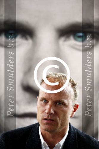 Amsterdam 18 oktober 2013
Presentatie boek Dennis Bergkamp. Johan Cruijff neemt het eerste boek in ontvangst.