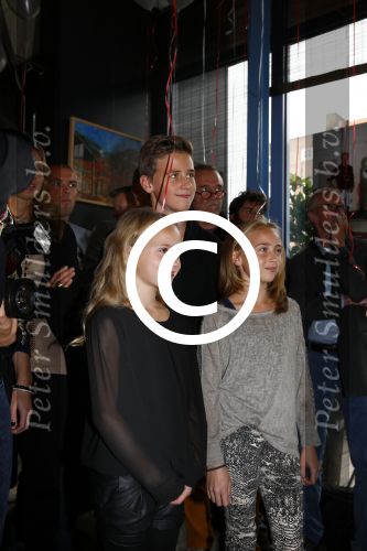 Amsterdam 18 oktober 2013
Presentatie boek Dennis Bergkamp. Johan Cruijff neemt het eerste boek in ontvangst. Kinderen Dennis Bergkamp