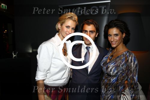 Amsterdam 1 november 2013
Uitreiking van de jfk s greatest man award in de harbour club.
Anouk Smulders met Kristina Bozilovic en Dennis Martens