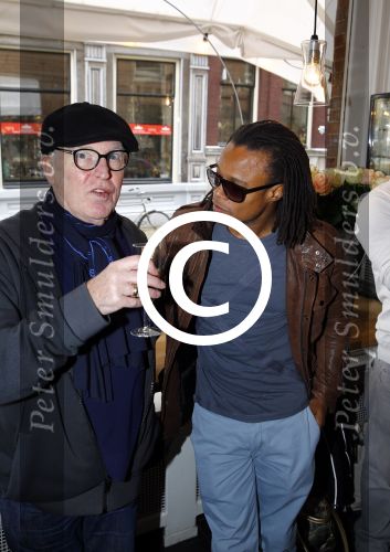 Amsterdam 11 november 2013
Boek presentatie Cariice v Houten en Halina Reijn. Edgar davids met Hans Kemna