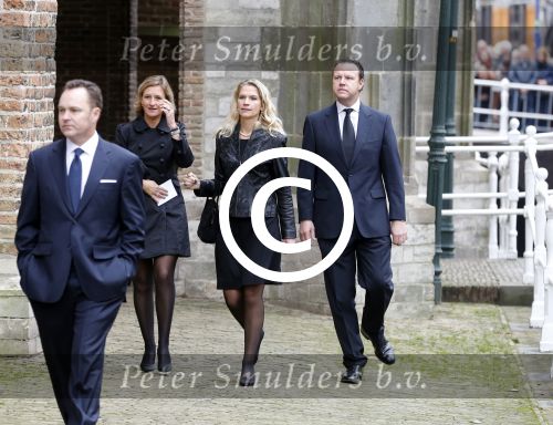Delft 1 november 2013
Emily Bremers met man bij herdenkingsdienst Prins Friso in grote kerk.