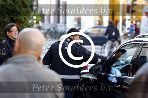 Amsterdam 24 oktober 2013
Estelle Cruijff krijgt bekeuring op pc hooftstraat.