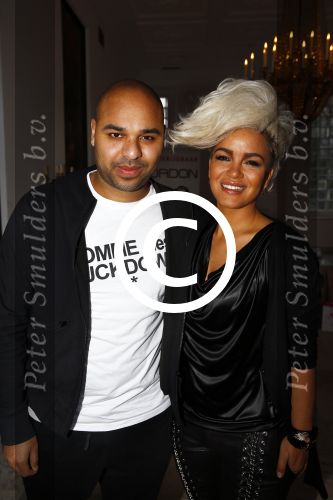 Zeist 3 november 2013
Presentatie nieuwe cd Gordon in slot zeist. Eva Simons met vriend Dj Sidney Samson