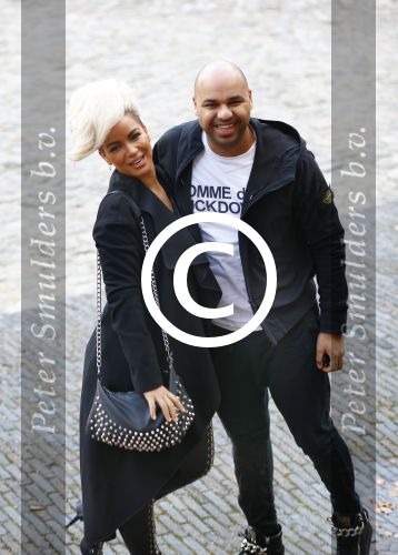 Zeist 3 november 2013
Eva Simons en vriend Sidney Samson komen aan bij slot Zeist in hun ferrari.